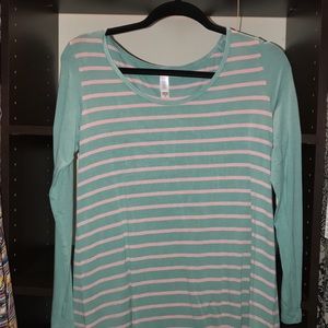 Long sleeve LuLaRoe Lynnae